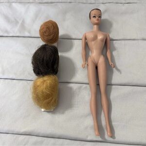Vintage Midge Barbie Doll 3 Wigs on stand 60s Mattel